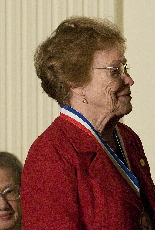 Photo of Helen Murray Free receiving the Medal of Freedom