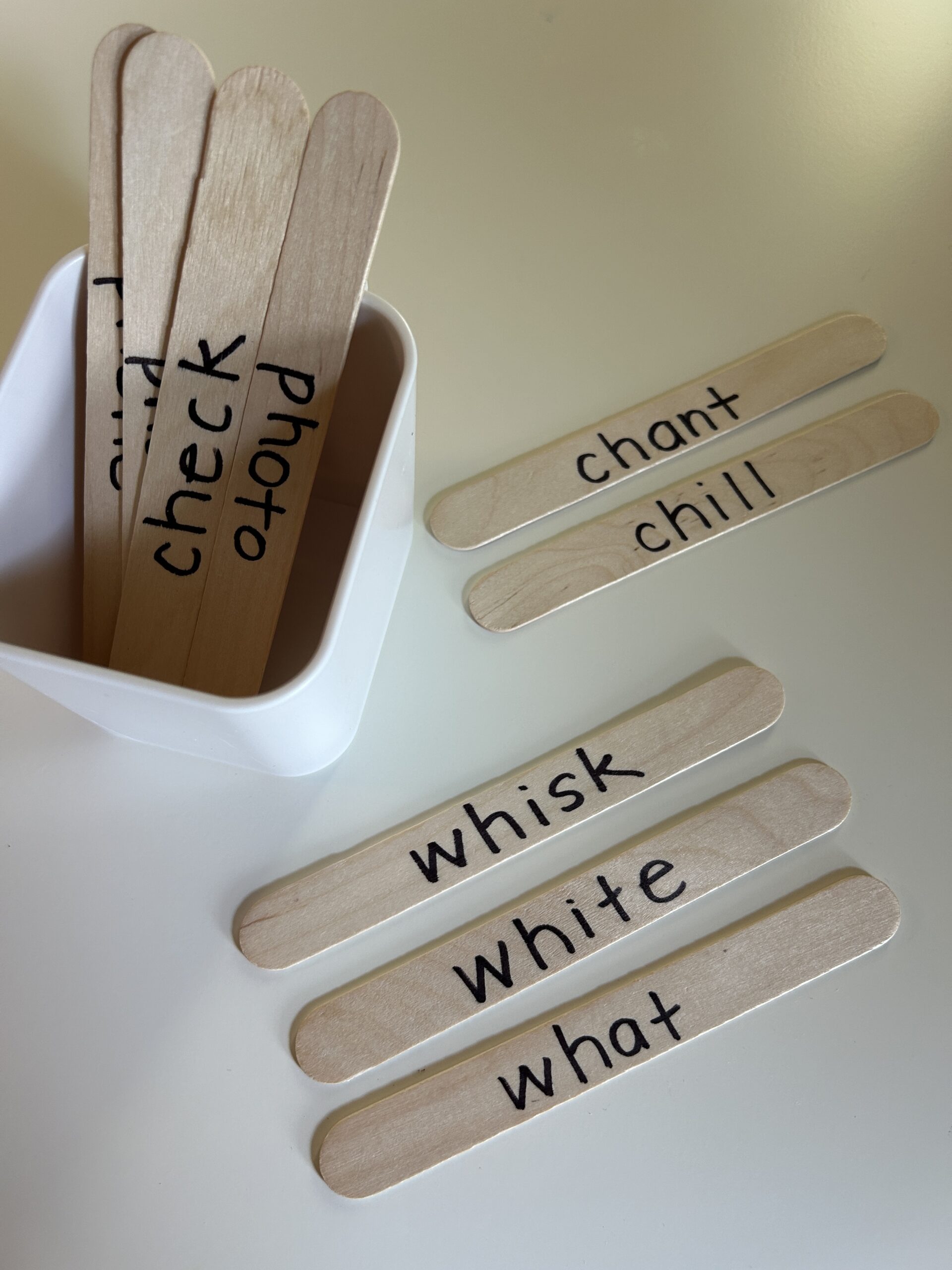 Sort digraphs with craft sticks
