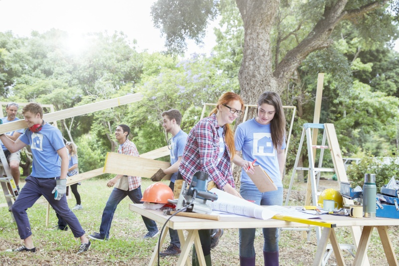 Service Learning Projects: Habitat for Humanity Students building a home with Habitat for Humanity for a service learning project